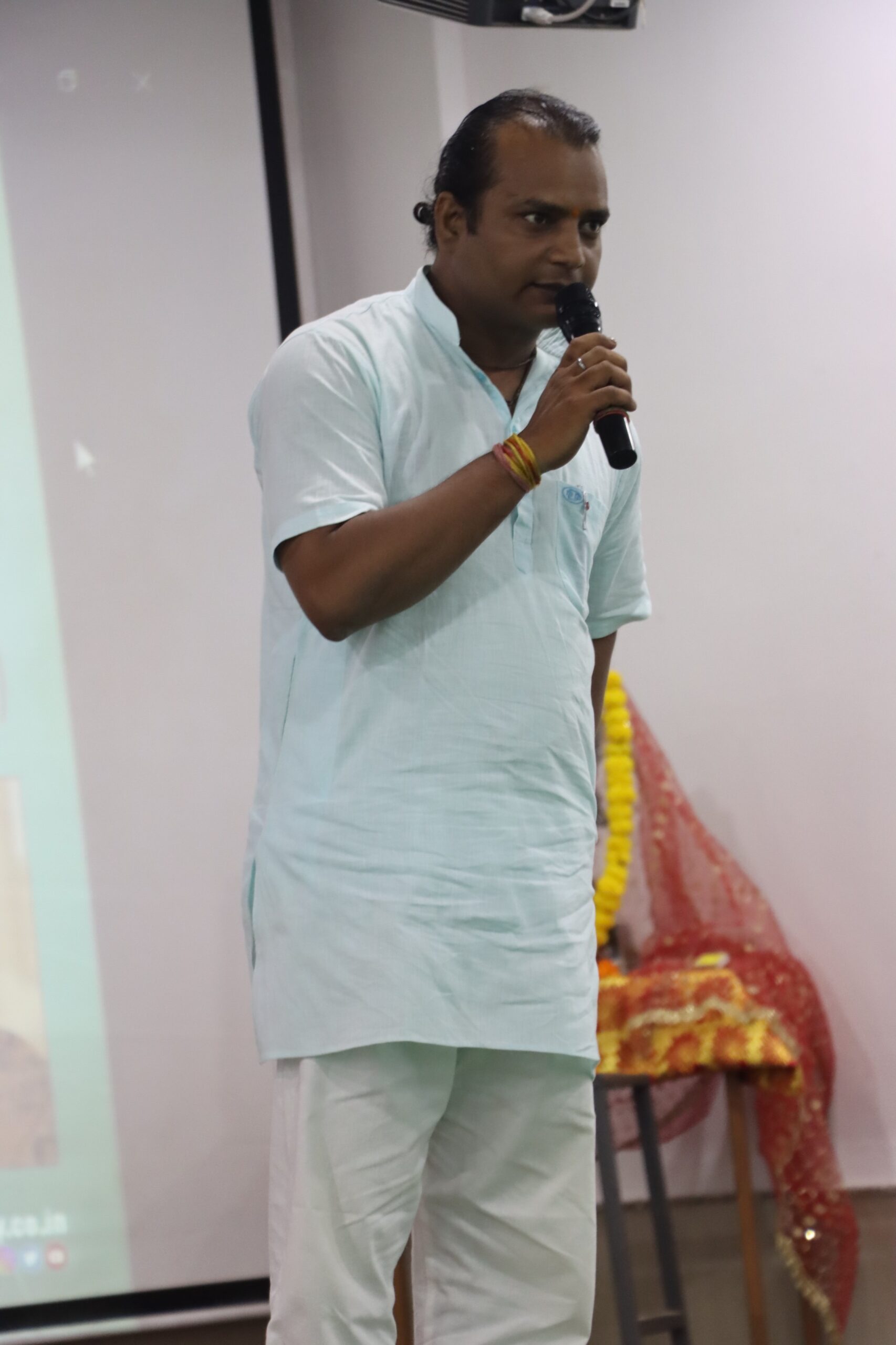 Dr. Rakesh Bharadwaj, President, All India Yoga Federation, speaking on the scientific foundation of yoga.